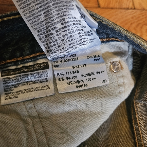 Levis Distressed Blue Jeans - Picture 9 of 14